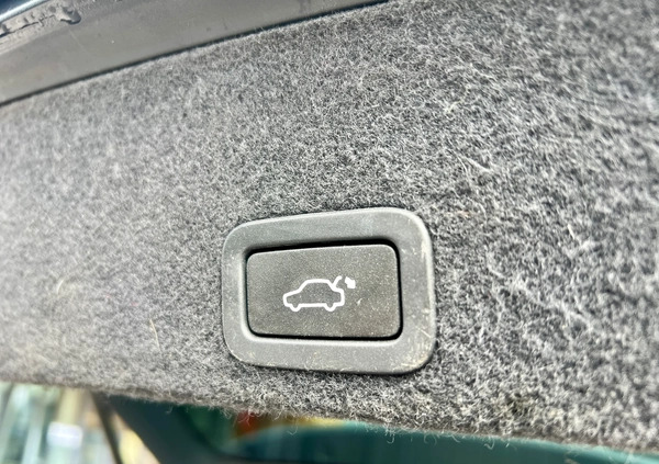 Volvo XC 60 cena 89900 przebieg: 113169, rok produkcji 2017 z Żychlin małe 326